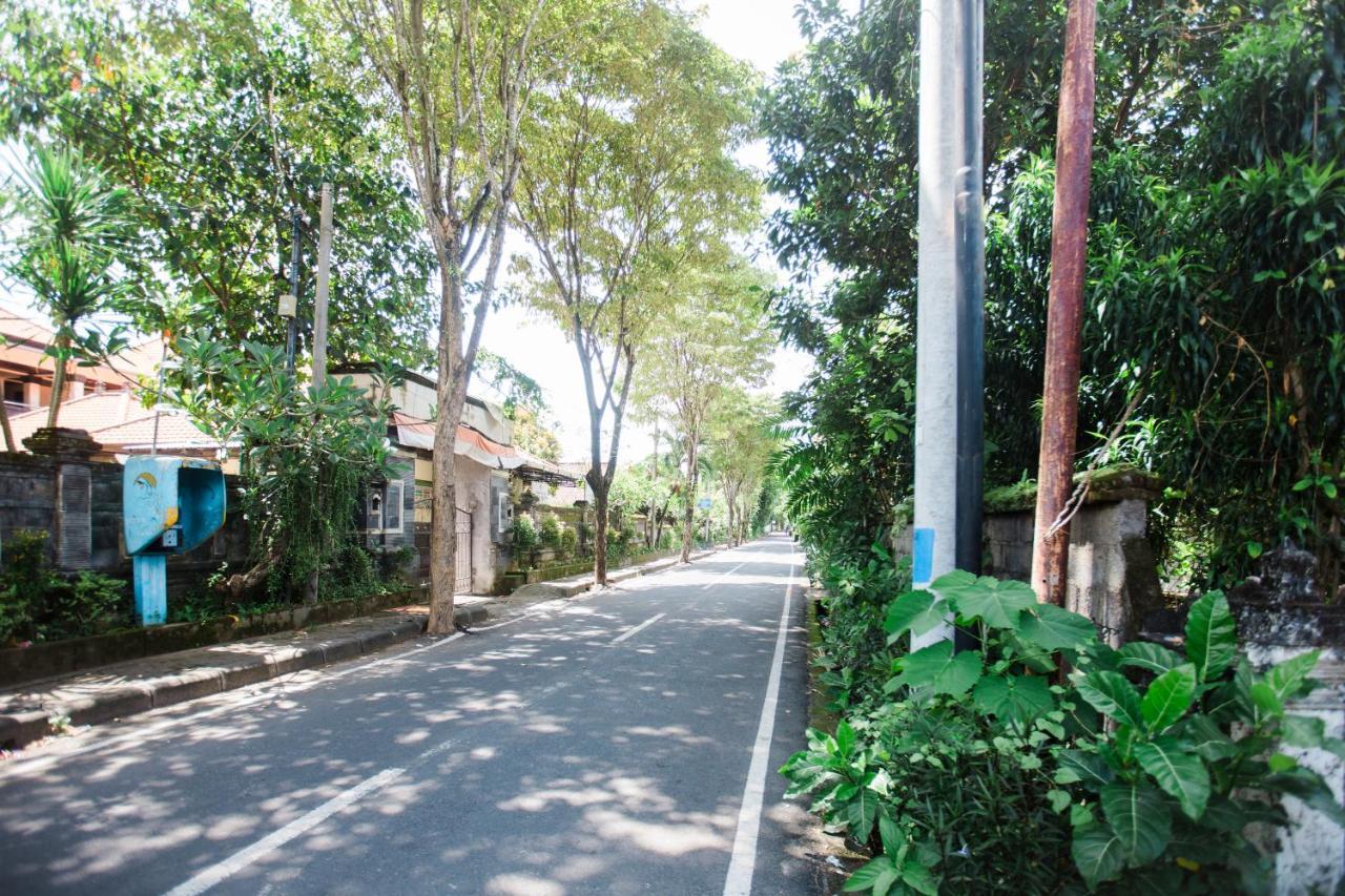 Bed and Breakfast Donguri House Bali Jimbaran Exterior foto